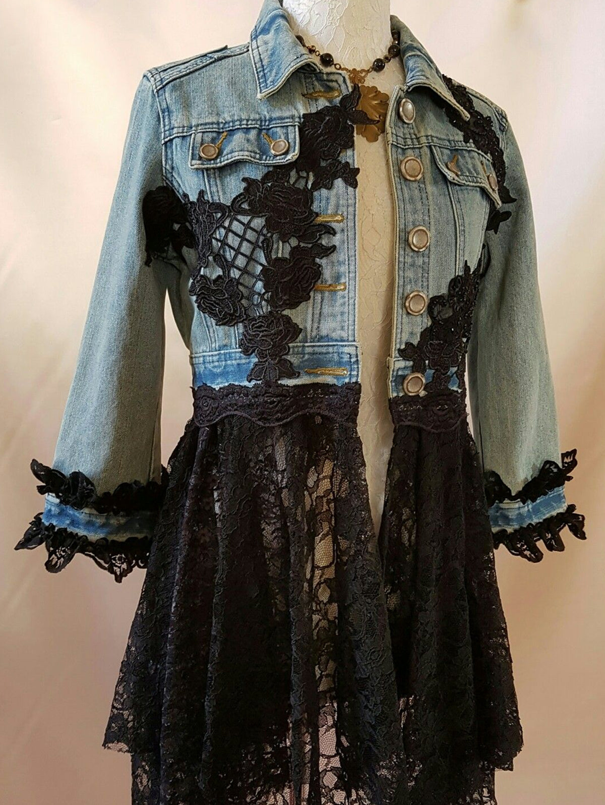 Women's Fashionable Button Up Guipure Lace atchwork Irregular Hem Denim Jacket